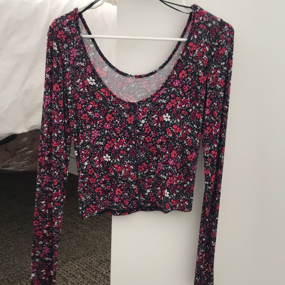 crop top - Picture 2 of 3